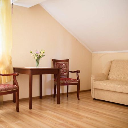 Vila Muntenia Hotel Chisinau Ngoại thất bức ảnh